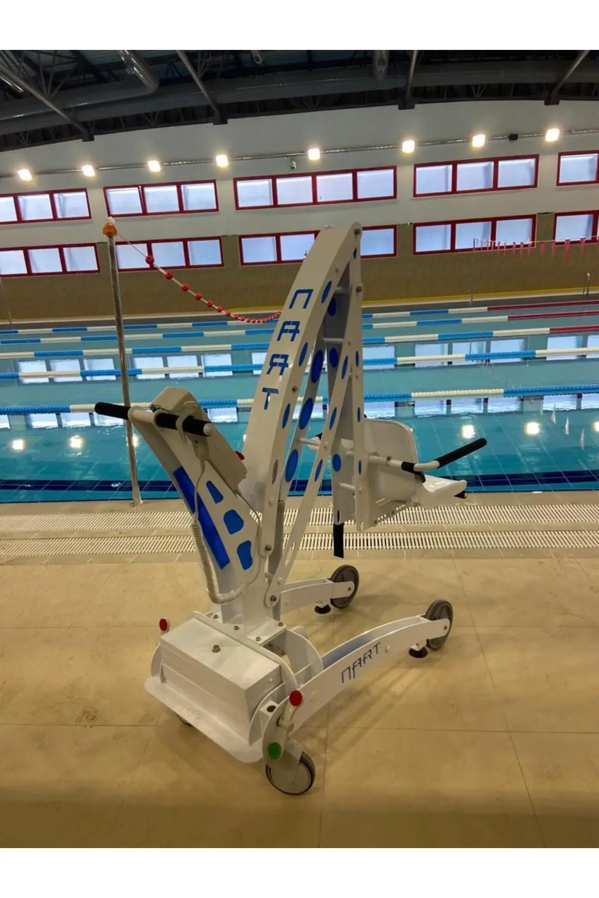Nart Shark Pool Lift (PORTATİF) Engelli Havuz Asansörü